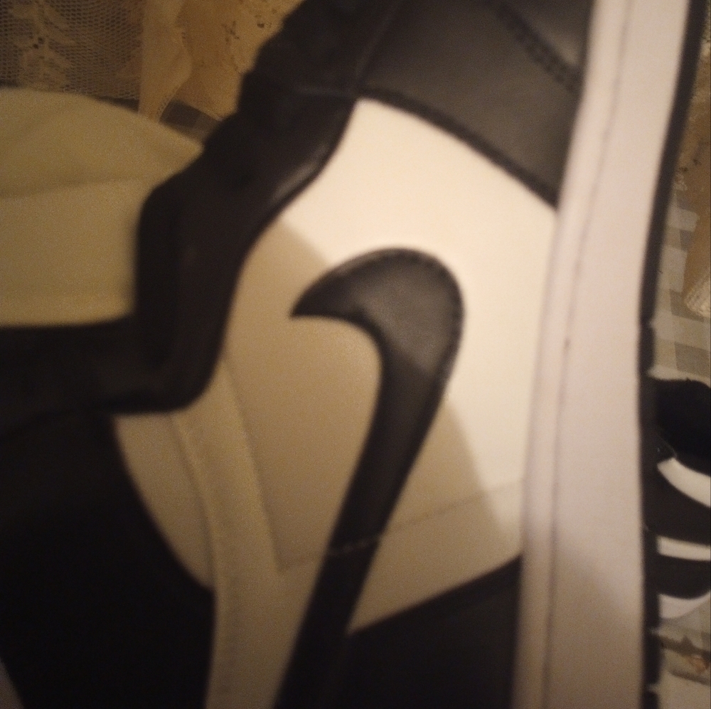 Men's black and white Air Jordan retro 1 size 11 shoes